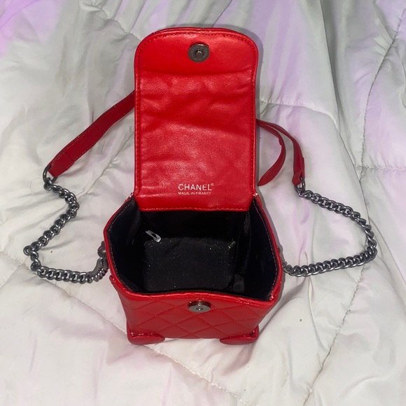 CHANEL Y2K BOX CROSSBODY BAG - Picture 2 of 7
